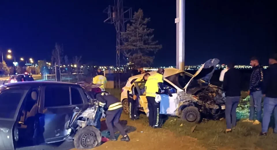 Hava Limani Yolunda Kaza 3 Yarali 18667130 Amp