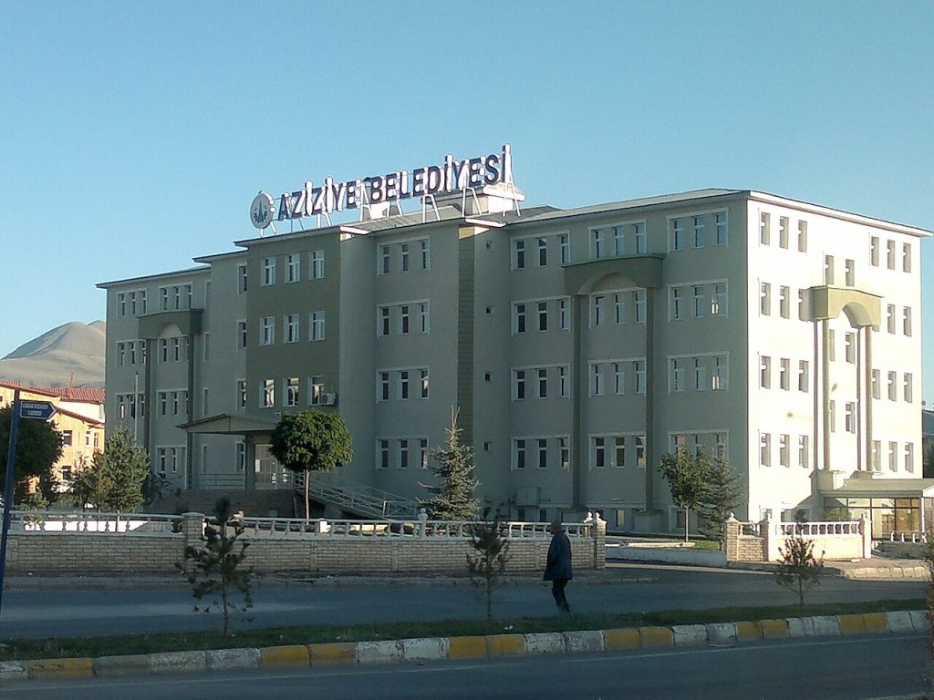 Erzurum Aziziye Belediye Hizmet Binasi