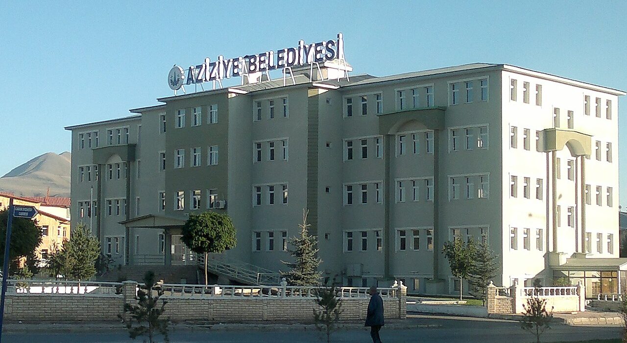 Erzurum Aziziye Belediye Hizmet Binasi