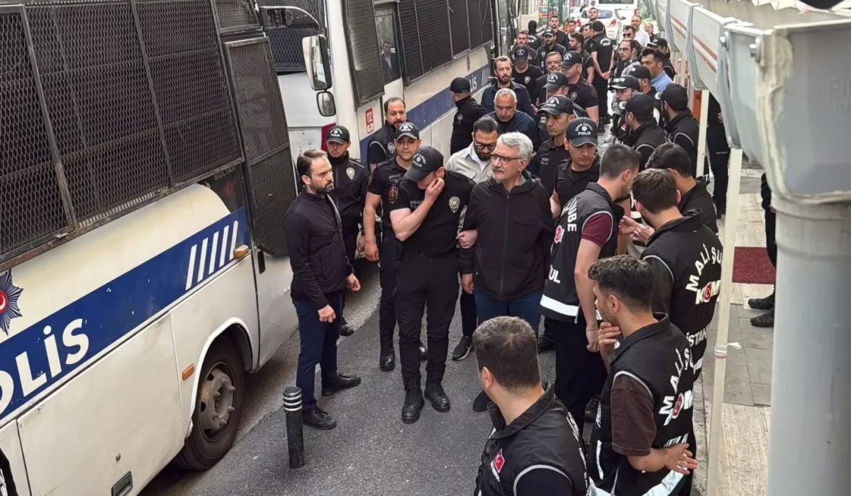 Aralarinda Eski Chp Milletvekili Aykut Erdogdu Da 18706821 790 Amp