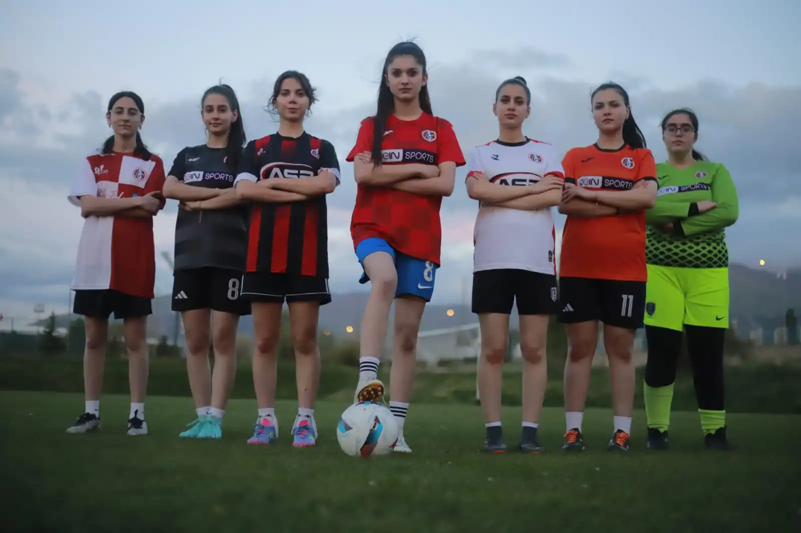 Erzurum’da Bir İlk! Erzurum Üniversiteli Gençler Spor Kulübü, Kadın Futbol Takımını Kurdu