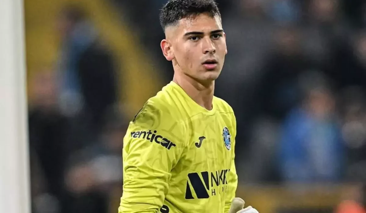 Fenerbahce Super Lig In Yeni Gozde Kalecisi Ile 18706817 8094 Amp