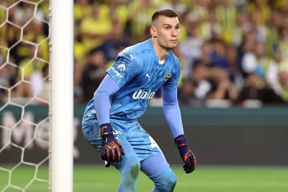 Fenerbahce Yeni Kalecisini Ezeli Rakibinden Aliyor 18751054 7876 Amp