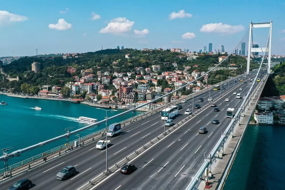 Kurban Bayrami Nda Kopru Otoyol Ve Sehir Ici 18696375 4841 Amp