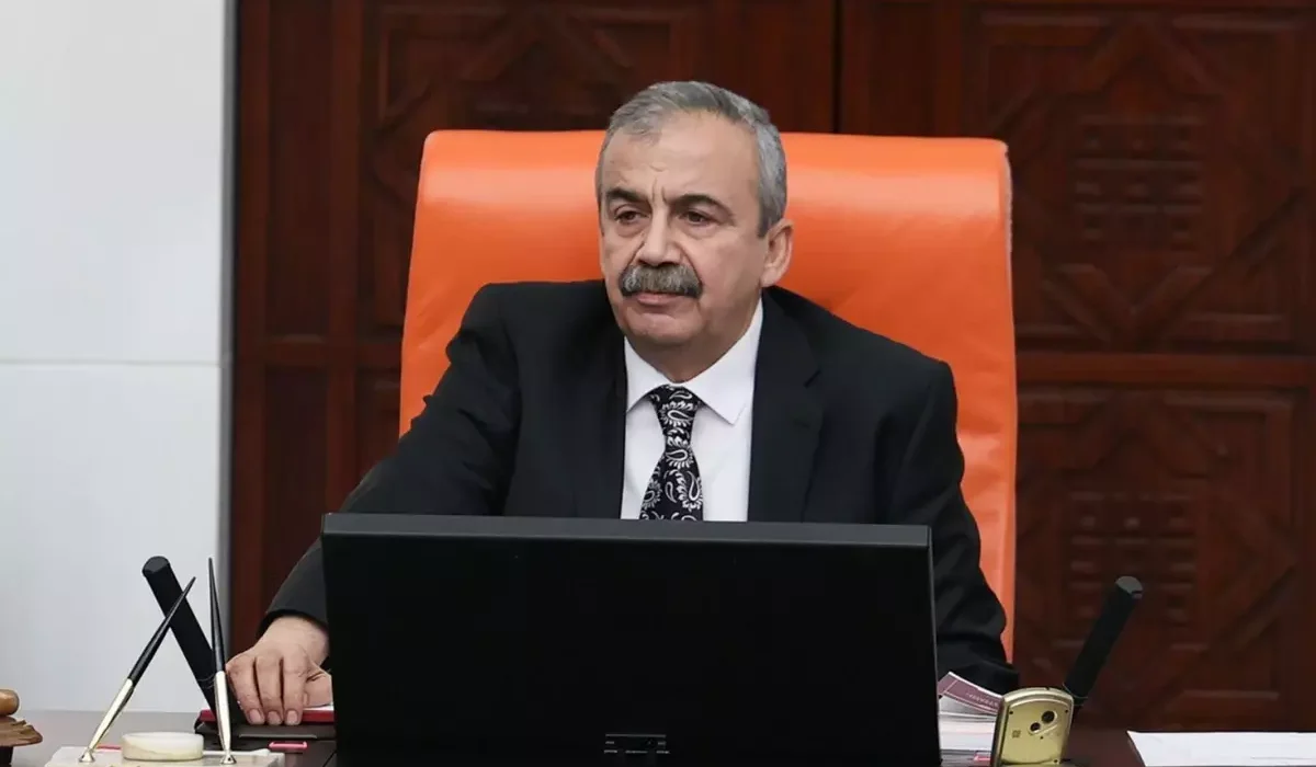 Sirri Sureyya Onder In Yerine Gececek Isim Belli 18702572 1469 Amp