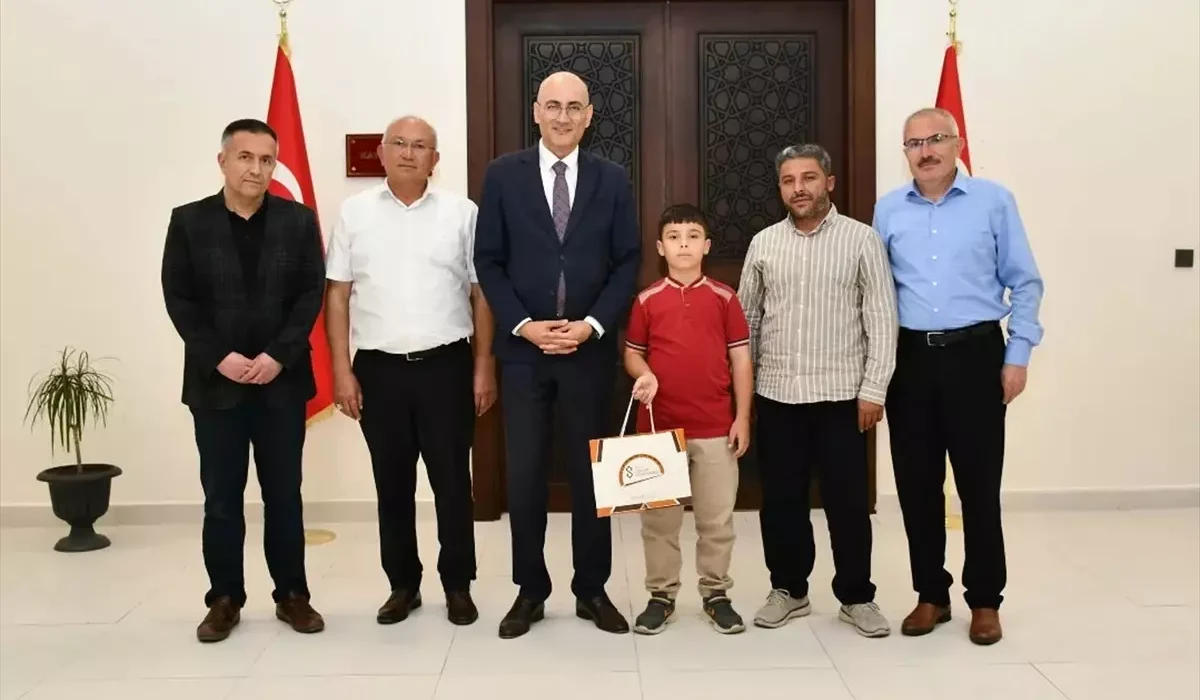 Sorgun Kaymakami Aydin Turkiye Birincisi Ogre 18705773 Amp
